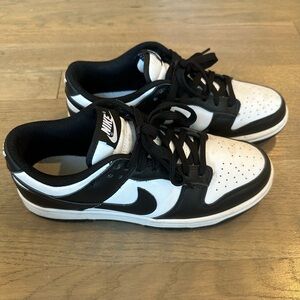 Men’s Nike Dunk Low, Size 6.5